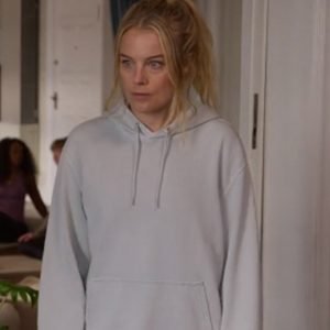 Love_&_Anarchy_S02_Ida_Engvoll_Hoodie