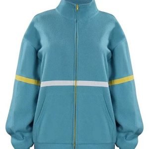Stranger_Things_S04_Sadie_Sink_Blue_Jacket_1